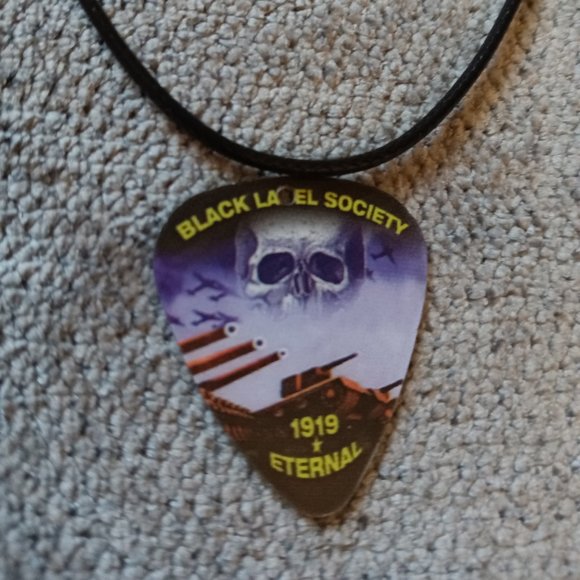 BLACK LABEL SOCIETY GUITAR PICK NECKLACE - Picture 1 of 1